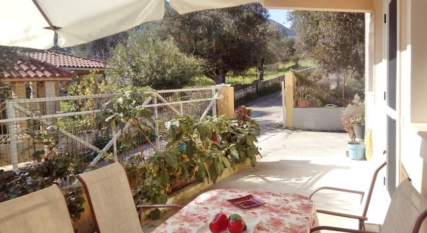 Pouláta Flamiatos Garden Cottages מראה חיצוני תמונה